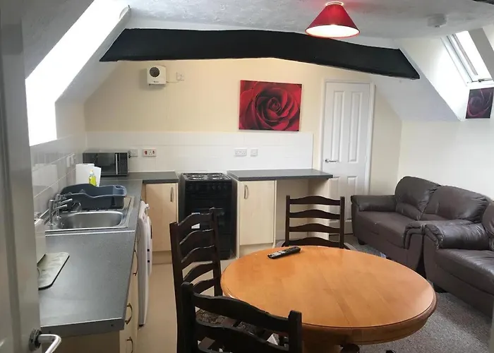 Entire Three Bedrooms Flat, 7