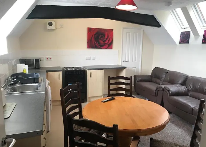 Entire Three Bedrooms Flat, 7