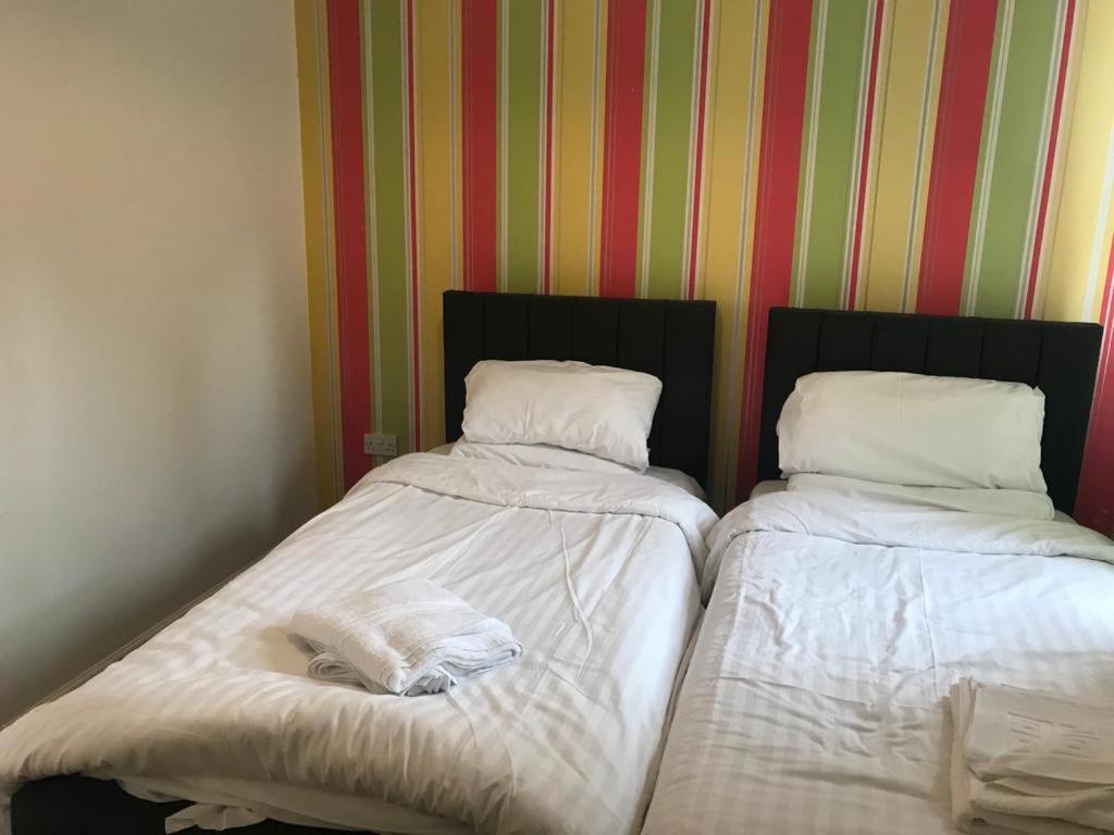 Entire Three Bedrooms Flat, 7 *