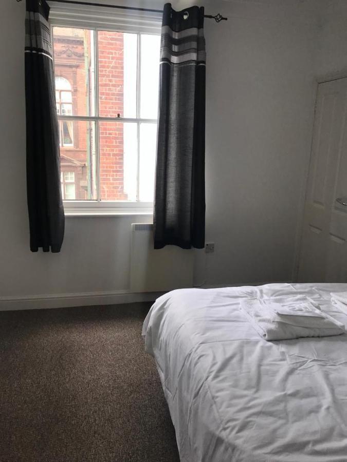 Apartment Entire Three Bedrooms Flat, 7