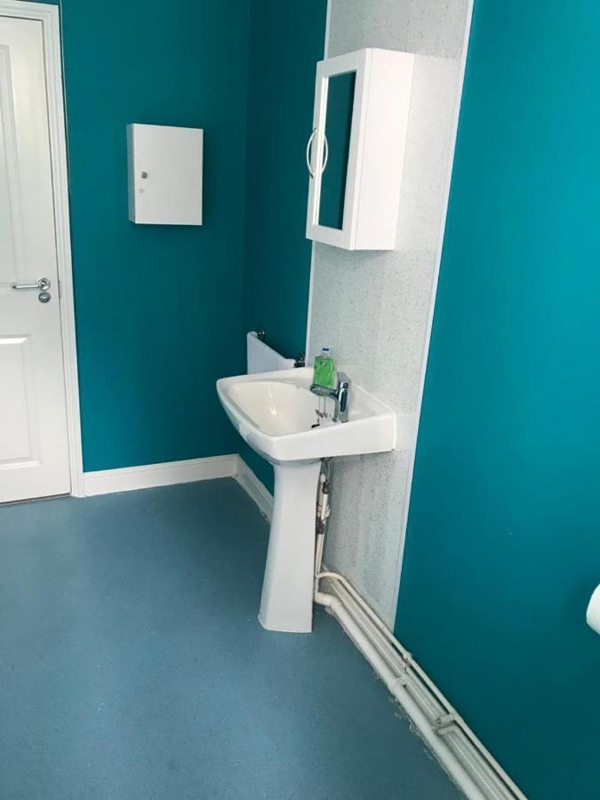 Entire Three Bedrooms Flat, 7 Apartment *