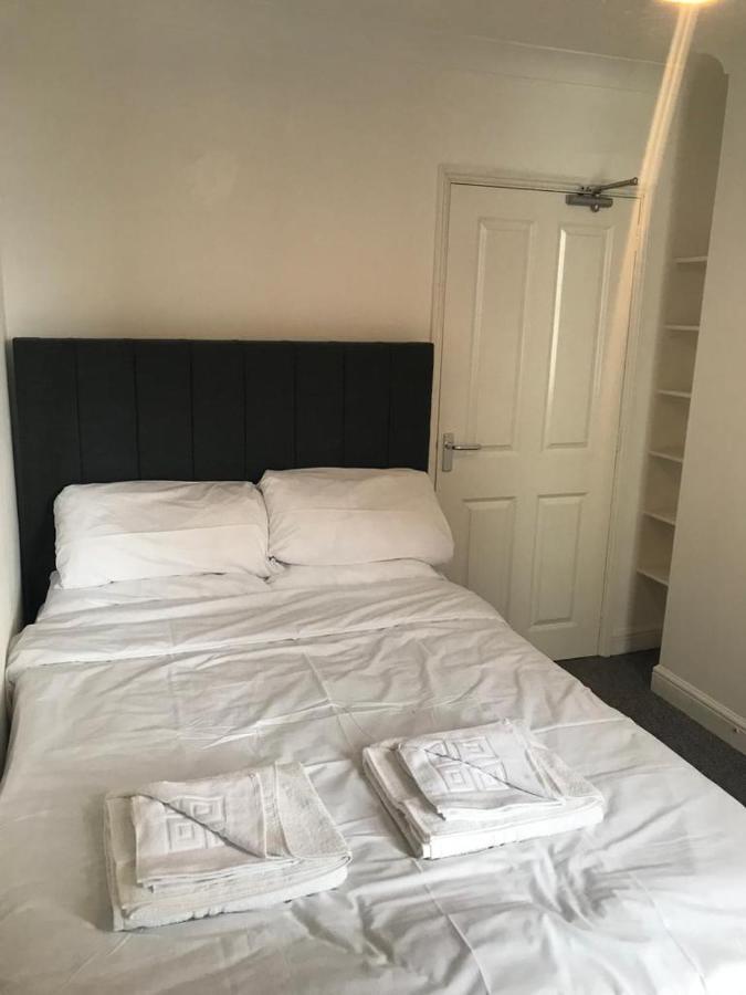 Apartment Entire Three Bedrooms Flat, 7